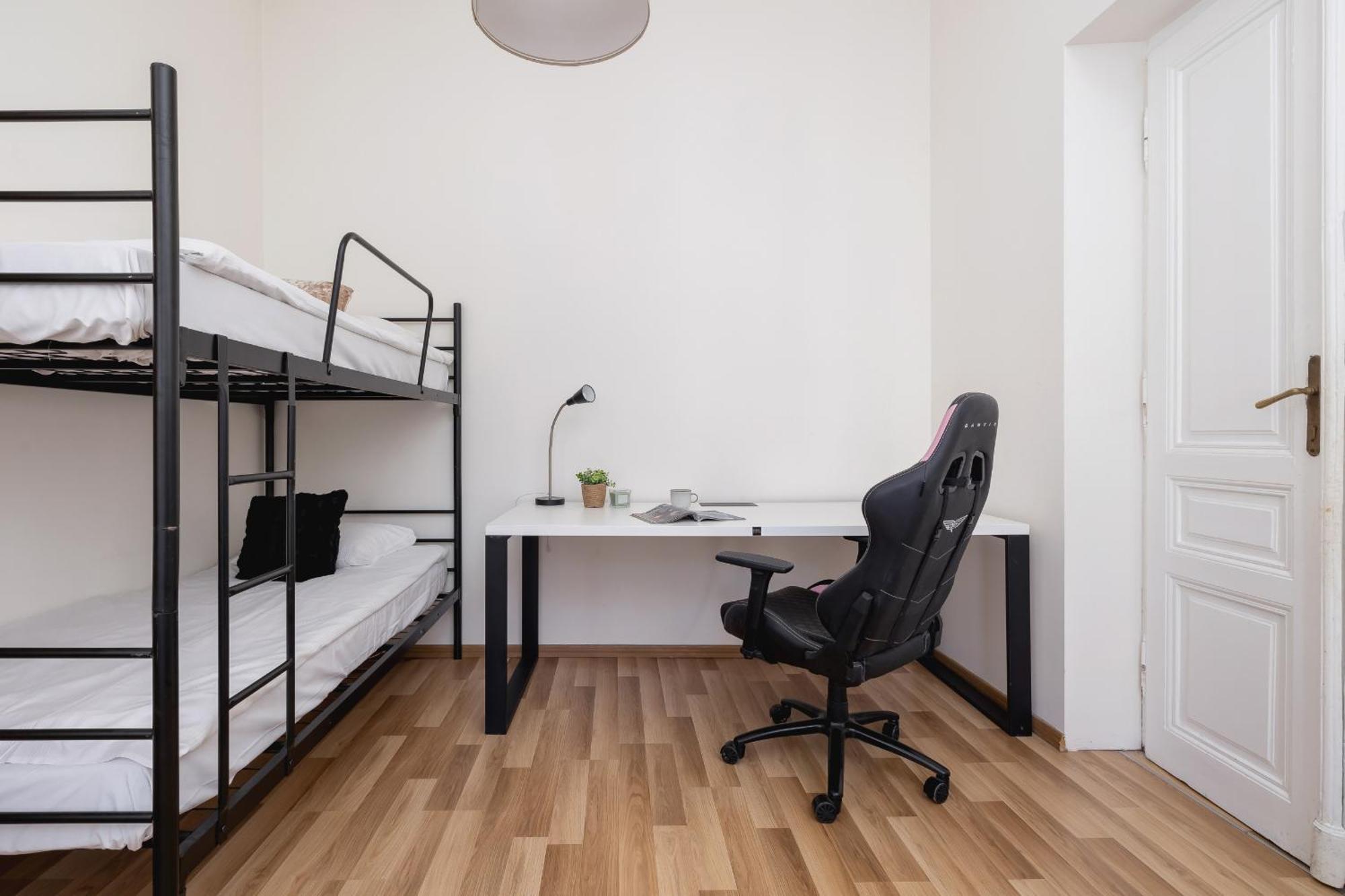 Family In Downtown Cracow By Rent Like Krakau