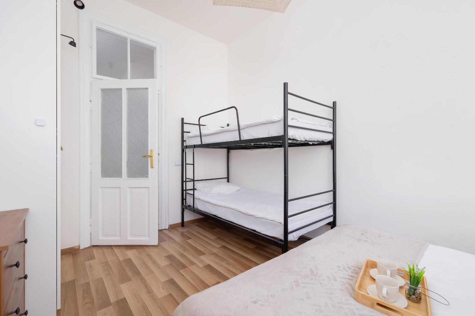 Family In Downtown Cracow By Rent Like