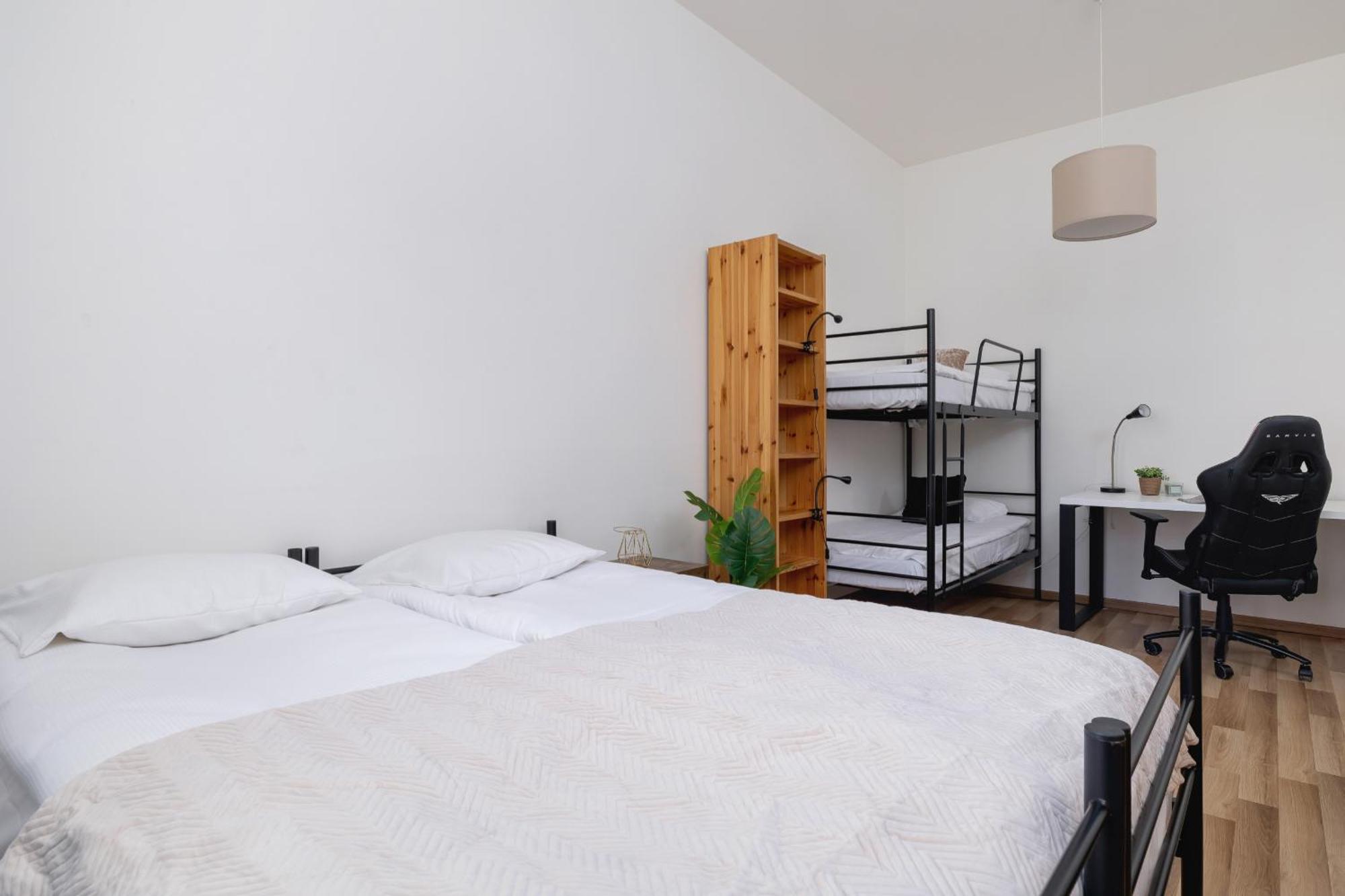 Family In Downtown Cracow By Rent Like
